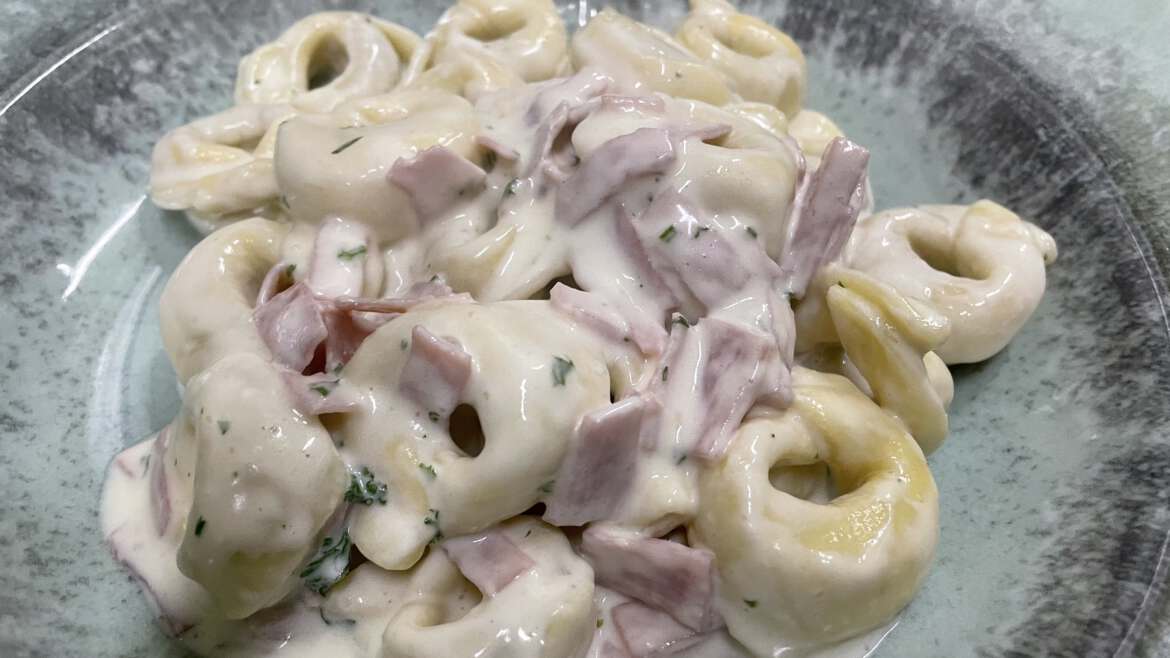 52. Tortellini alla panna